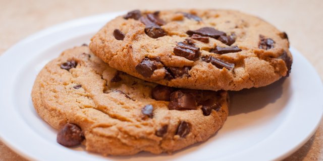 Jumbo Chocolate Chip Cookie