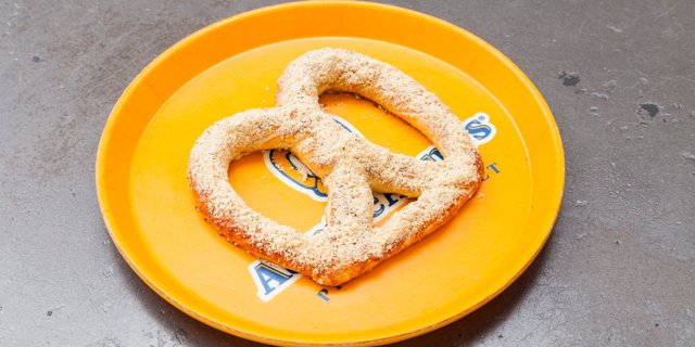 Roasted Garlic & Parmesan Pretzel