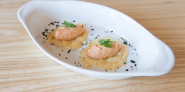 Parmesan Crisps w/ Smoked Salmon