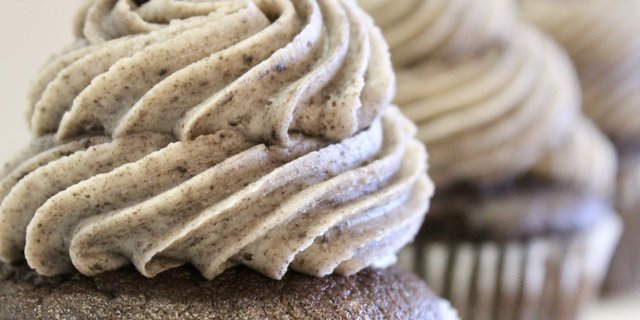 Milk & Cookies Cupcake