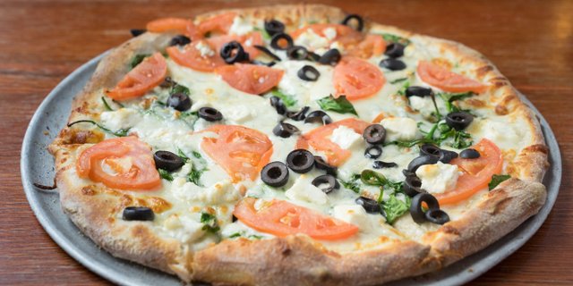 Mediterranean Pizza