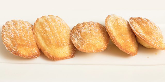 Lemon Madeleine Cookie Tray