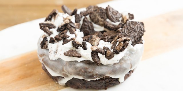 Cookies 'N' Cream Donut