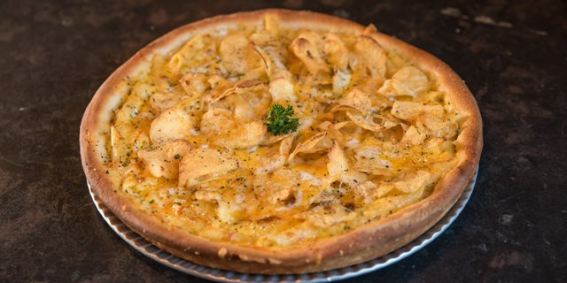 Downtown Mac & Cheese Pizza