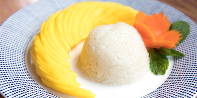 Sweet Sticky Rice w/ Mango