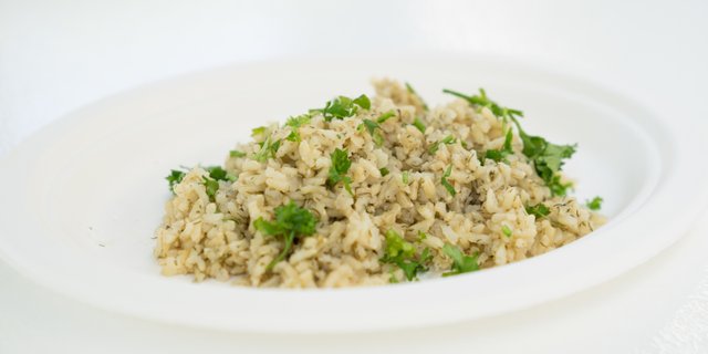 Greek-Style Brown Rice Platter