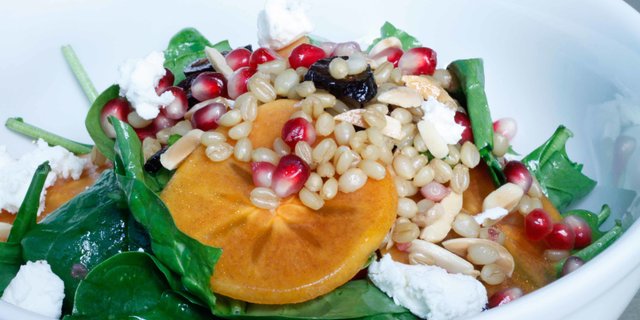 Baby Spinach & Wheat Berries Salad