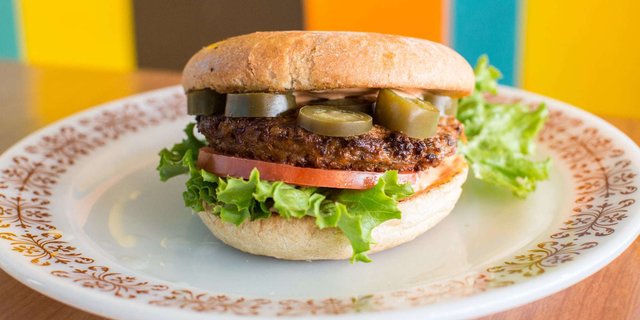 Sriracha Jalapeño Burger