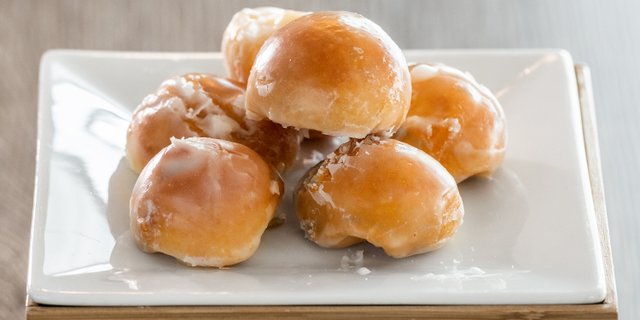 Bon Bons w/ Vanilla Bean Glaze