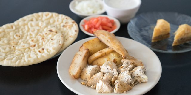 Chicken Gyro Package w/ Side