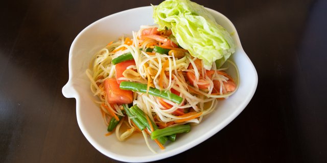 Som Tum (Papaya Salad)