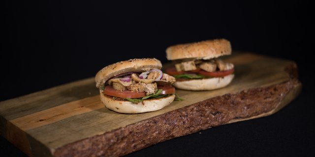 Veggie Bagel Sandwich Box