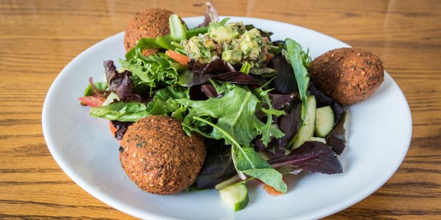 Falafel Salatasi