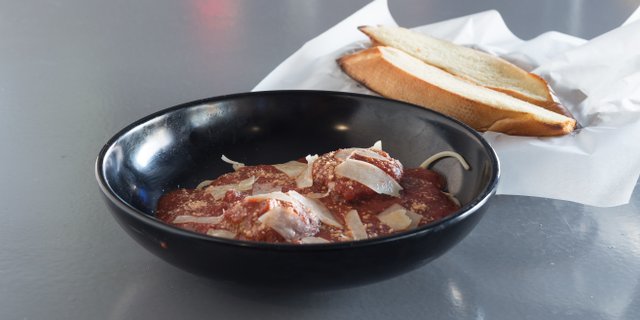Spaghetti & Meatballs