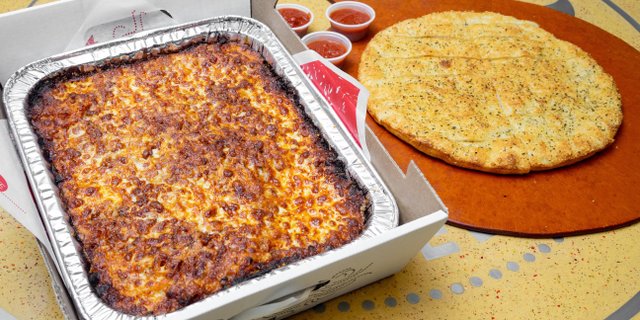 Baked Spaghetti w/ Breadsticks