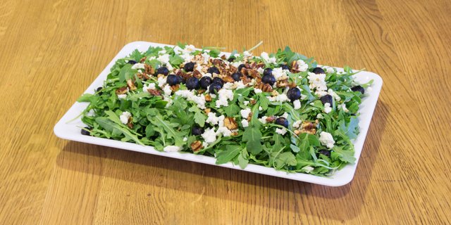 Arugula Salad w/ Goat Cheese