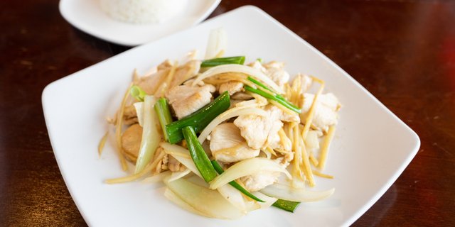 Chicken w/ Ginger & Scallions