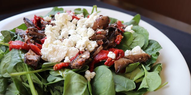 Spinach & Portobello Salad