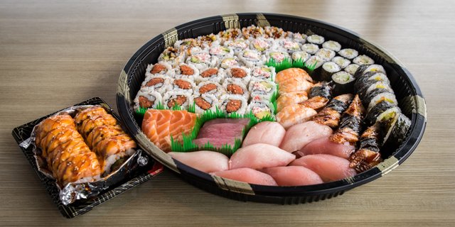 Sushi, Sashimi & Roll Combination