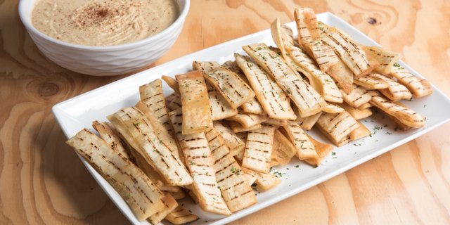 Fried Pita Strips & Hummus