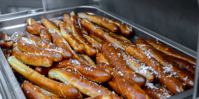 Soft Pretzels & Beer Cheese Sauce