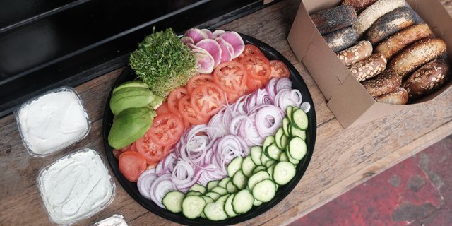 Bagels & Veggies Platter