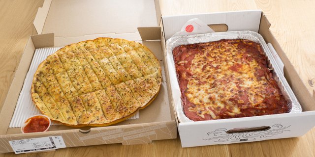 Baked Meat Ravioli w/ Breadsticks