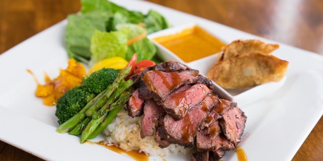 Grilled Beef Lunch Box
