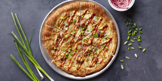 Gluten-Free Spicy Mother Clucker Pizza