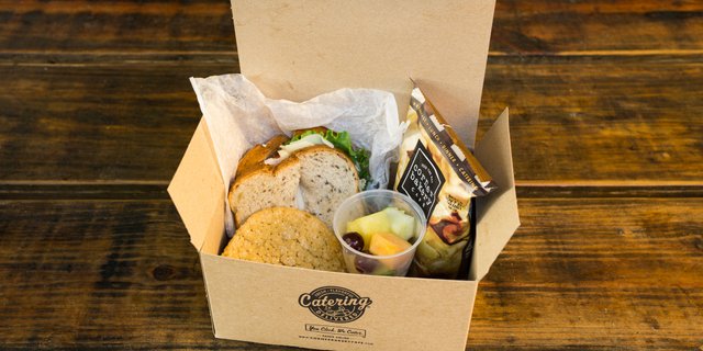 Lunch Box w/ Chips