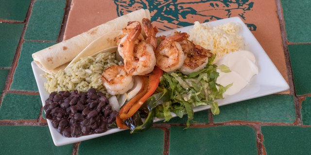 Grilled Camerones Fajitas