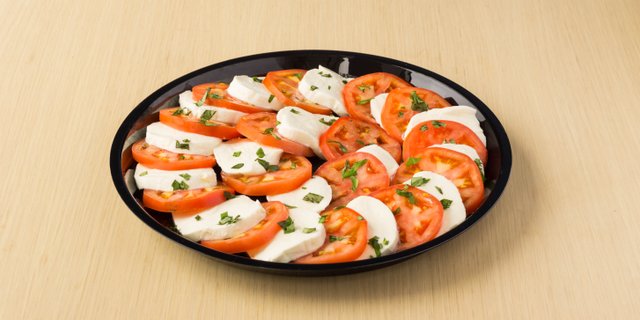 Tomato & Mozzarella Salad