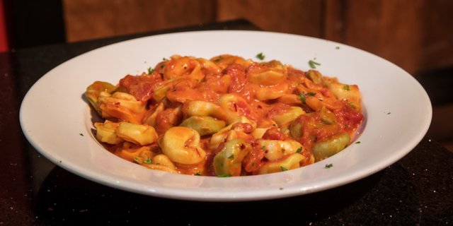 Cheese Tortellini w/ Sauce