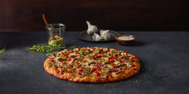Chicken & Garlic Gourmet Pizza