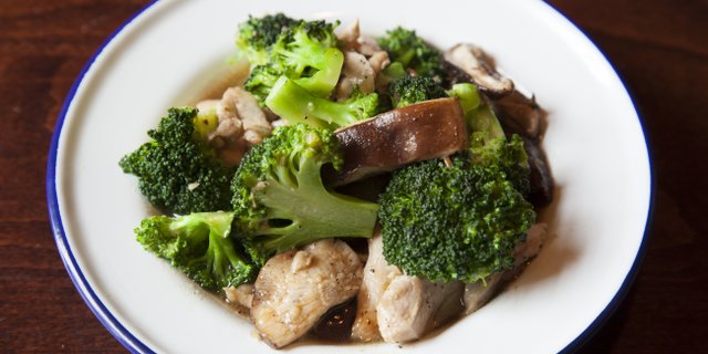 Broccoli & Shiitake Mushroom Stir-Fry