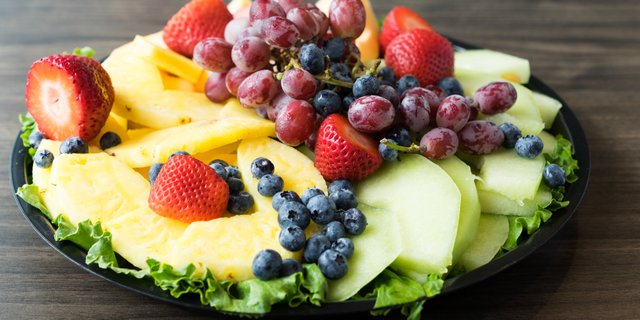 Sliced Seasonal Fruit Tray