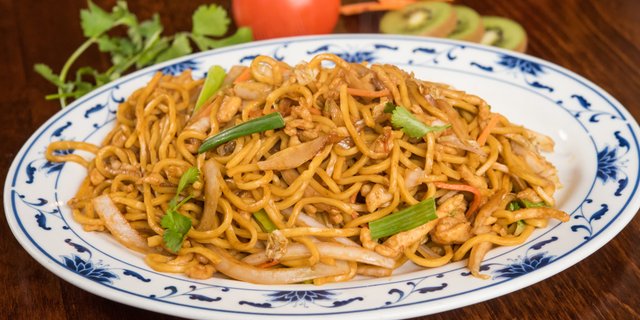 Chicken Lo Mein