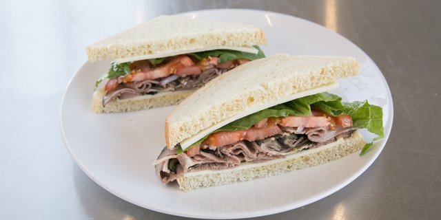 Traditional Roast Beef Sandwich