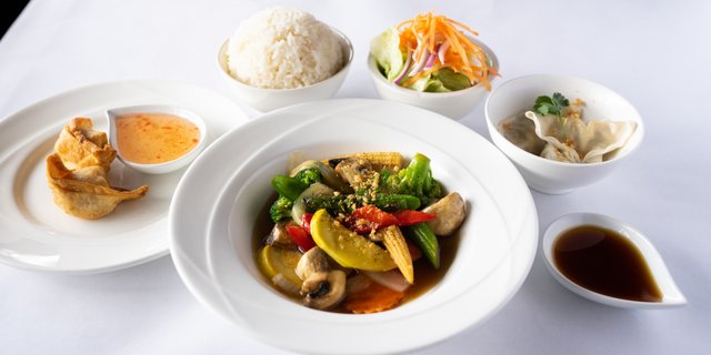 Sautéed Mixed Vegetables w/ Garlic Sauce