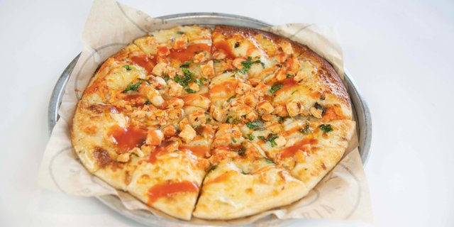 Smokin' Buffalo Chicken Pizza