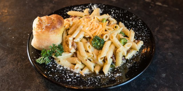 Ol' Blue Eyes Mac & Cheese
