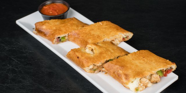Grilled Chicken Calzone Tray