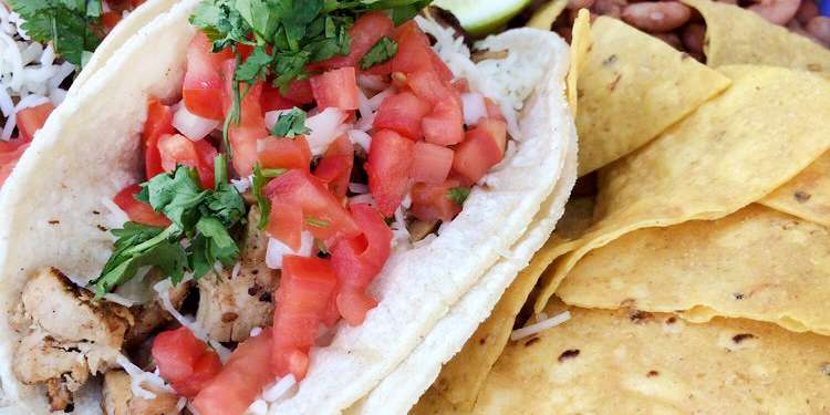 Una Mas Mexican Grill