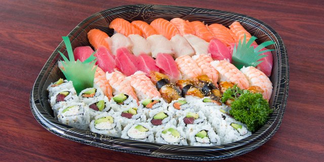 Sushi Lover Platter