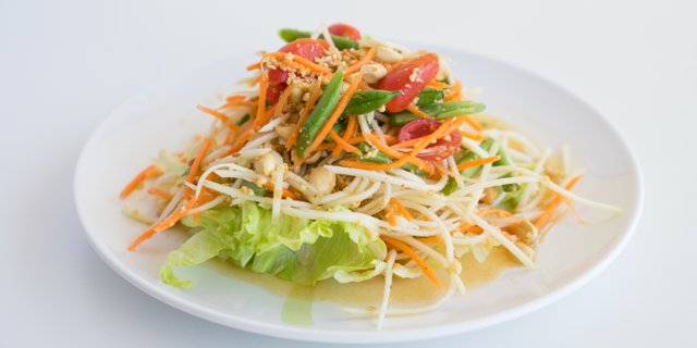 Som Tum Salad (Green Papaya) Tray