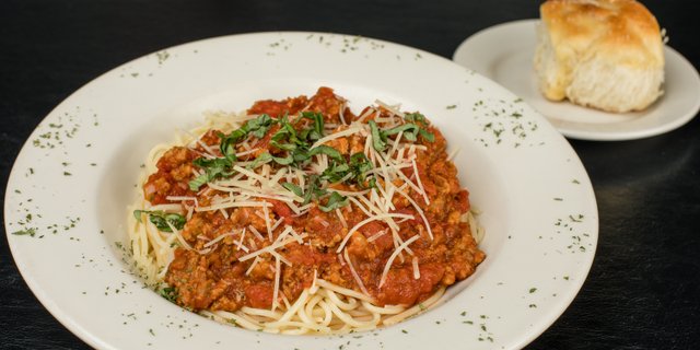 Spaghetti w/ Meat Sauce