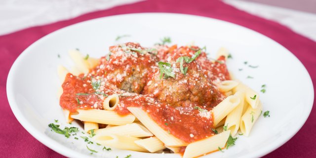 Ziti w/ Meatballs