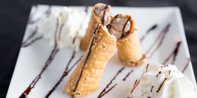 Mini Chocolate Cannoli