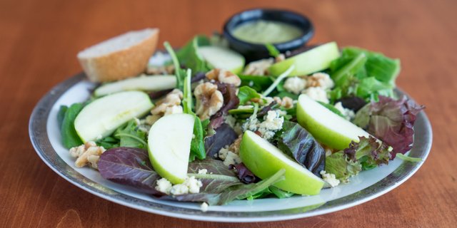 Stilton & Walnut Salad