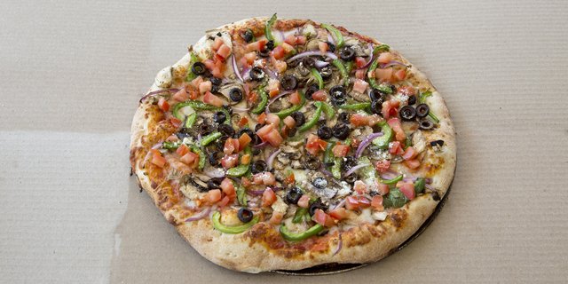 Gluten-Free Classic Vegetarian Pizza